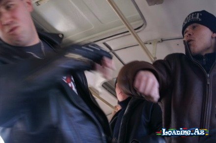 Bakı  avtobuslarında cibgirlər - LoaDinG.Az