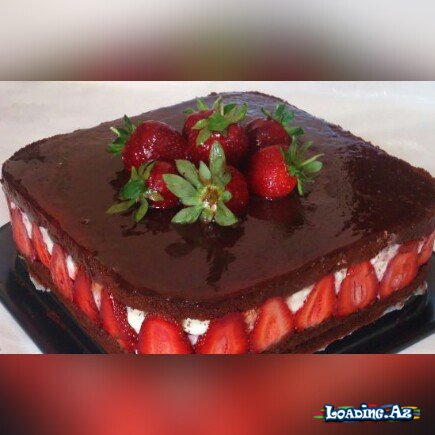 Çiyələkli bitter tort