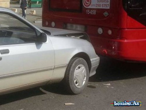 "BakuBus"un avtobusu Bakıda qəza törətdi - LoaDinG.Az