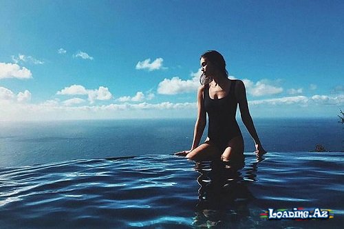 İrina Şeykdən yeni bikinili fotolar