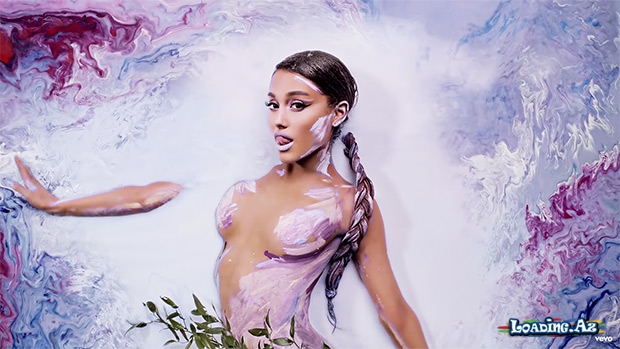Ariana Grande - God is a woman