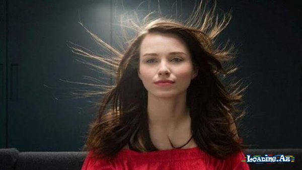 Qışda saçlar niye elektriklenir ? - LoaDinG.Az
