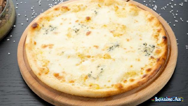 Kəsmik və Toyuq ilə Kənd Pizzası