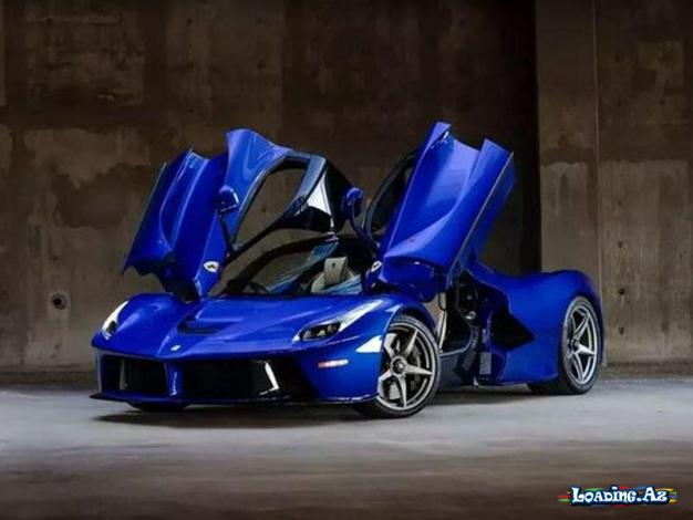 Unikal “Ferrari” hərraca çıxarıldı - LoaDinG.Az
