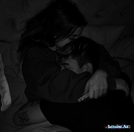 -Hərkəsin vardır...🌝💖 -Gecə xəyalına sarılıb yatdığı biri..🙂💍🖤