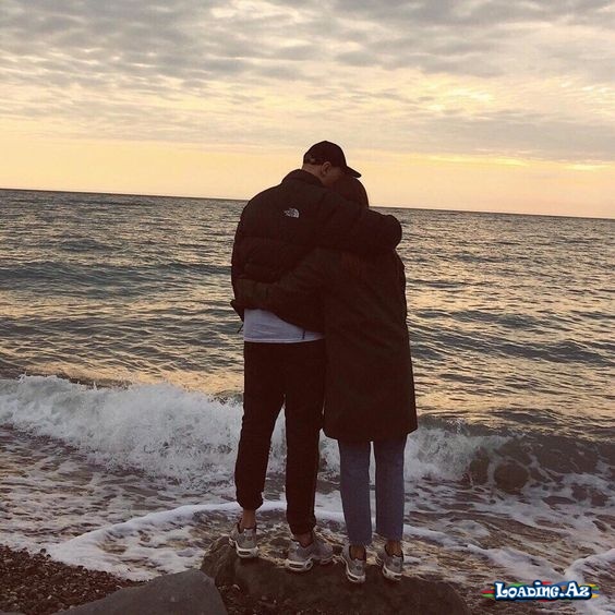 Sevgi acı çəksəndə qarşındakını xoşbəxt etməkdir