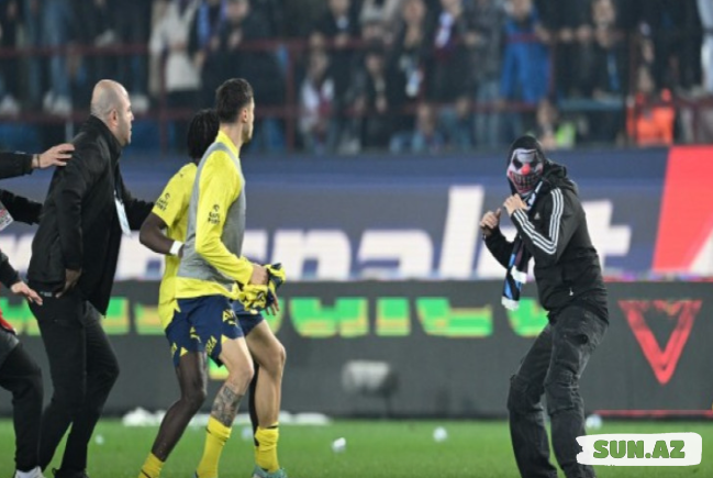 Stadiona icazəsiz daxil olan azarkeşi hansı cəza gözləyir?