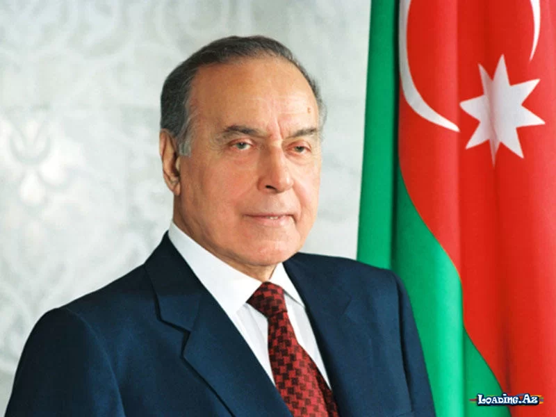 Ümummilli Lider Heydər Əliyevin anım günüdür - LoaDinG.Az