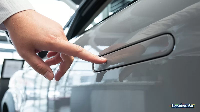 Çin "Tesla" tipli avtomobil qapı tutacaqlarını qadağan edəcək - LoaDinG.Az