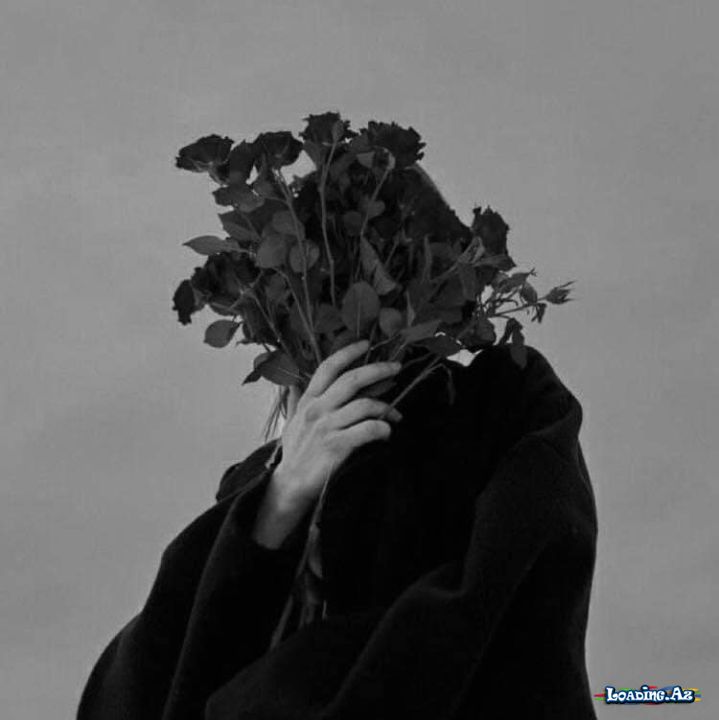 Sən mənim ən gözəl peşmanlığım, ən ağır xatirəmsən. - LoaDinG.Az