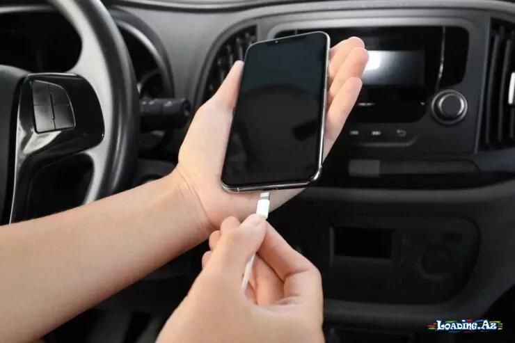 Telefonu avtomobildə doldurmaq sərfiyyatı artırır? - LoaDinG.Az
