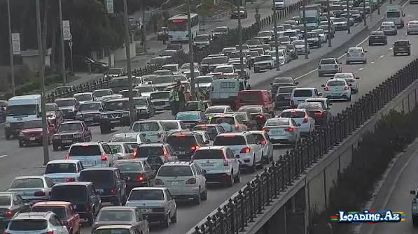 Bakıda 12 istiqamətdə tıxac var - LoaDinG.Az